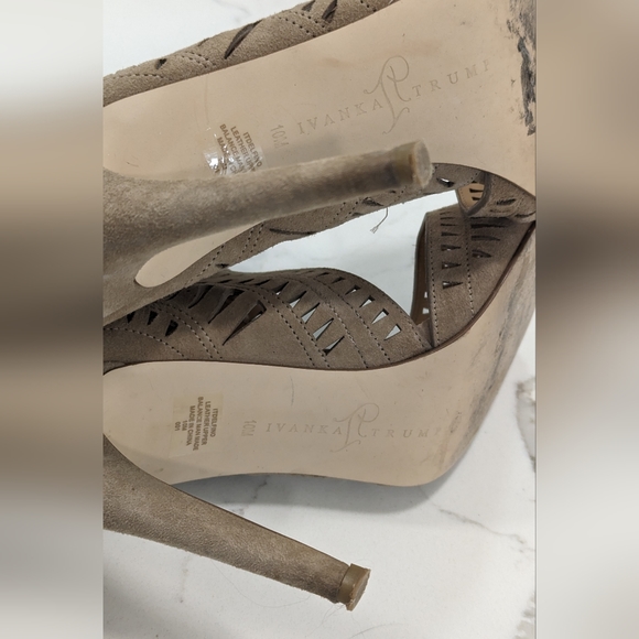 Ivanka Trump Delfino suede leather high Heels front tie Tan stiletto shoes sz 10 - Picture 13 of 14
